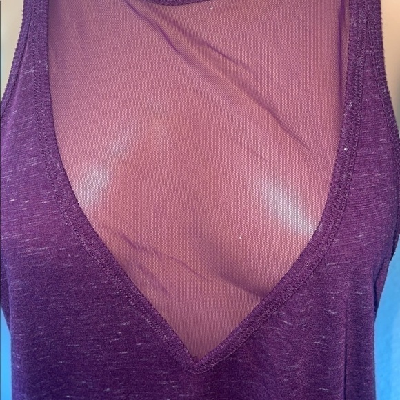 VICTORIA Sport Sleeveless Fuschia Mesh Tank Top Size Medium - Picture 3 of 4